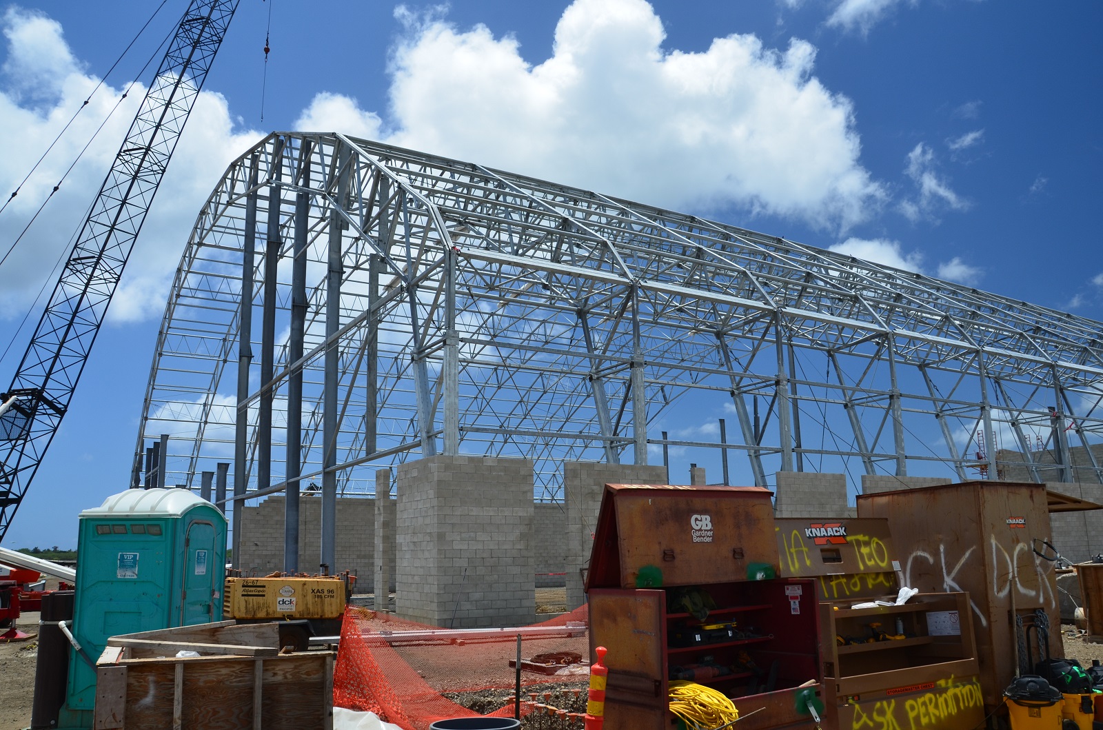 Hawaiian Airlines Hangar Honolulu, Hawaii, USA Roaming Desk